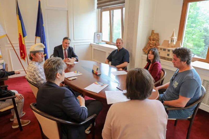 În urma evaluării proiectelor depuse în vederea atribuirii contractelor de finanţare nerambursabilă un număr de opt, au îndeplinint criteriile de calificare