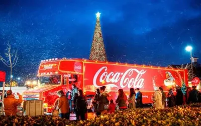 Caravana Coca-Cola sosește la târgul  „Laminor Winter Wonderland”! Vin sărbătorile, vin!