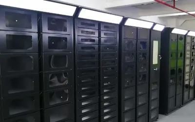 Smart locker cu incalzire pentru alimente