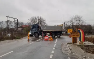 Trafic rutier închis circulației publice în zona trecerii de cale ferată din Bonțida, pe drumul județean DJ 161