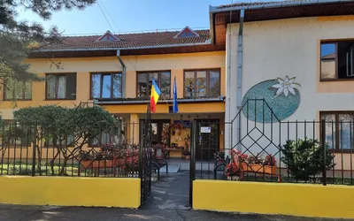 Împrejmuiri noi la Grădinița nr. 28 și la Grădinița nr. 31