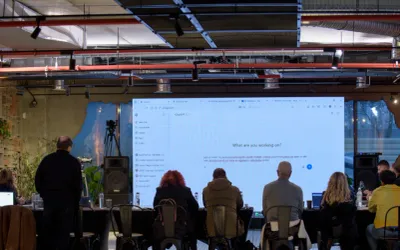 Când oamenii din primărie nu mai lucrează unii împotriva altora, ci pentru aceeași comunitate: de ce un curs de Asumare de Rol și Comunicare poate schimba o instituție din interior