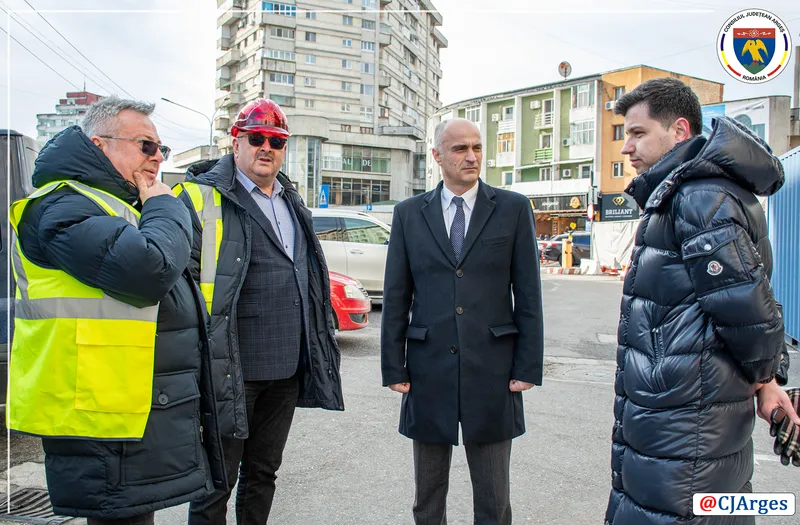 Presedintele CJ Argeș Ion Mînzînă l-a invitat pe prefectul Radu Perianu pe șantierul de la Palatul Administrativ