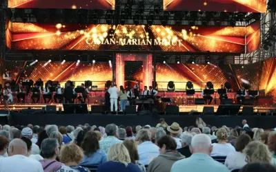 Prima seară a Festivalului Național al Cântecului și Dansului Popular Românesc „Mamaia” 2026 — „Cântecele românilor” la Piațeta Perla