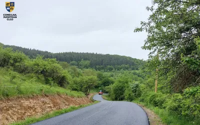 Consiliul Județean a demarat lucrările de asfaltare pe DJ 161D Ceaba - Cutca - Sânmărtin - DJ 109C