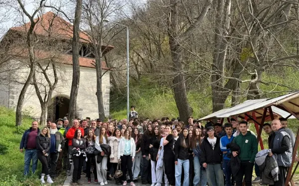 Acțiune amplă de ecologizare pe Dealul Cetății Deva, inițiată de primarul Lucian Ioan Rus