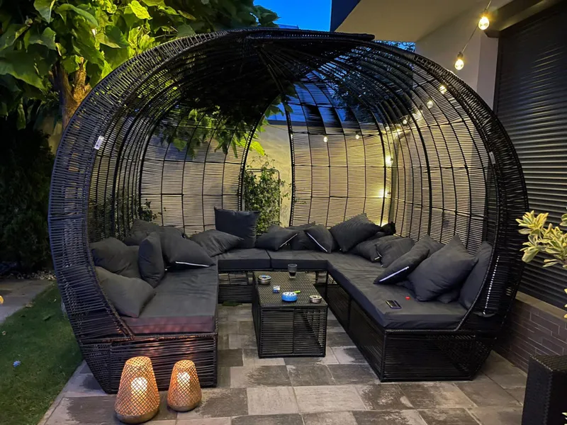 Cum a transformat o tânără antreprenoare mobilierul împletit din ratan în adevărate opere de artă funcționale, contemporane