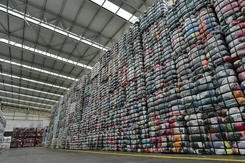 Reciclarea și reutilizarea textilelor – între obligație legală și responsabilitate socială. SecondTex, partenerul de încredere în construirea unui viitor sustenabil pentru România