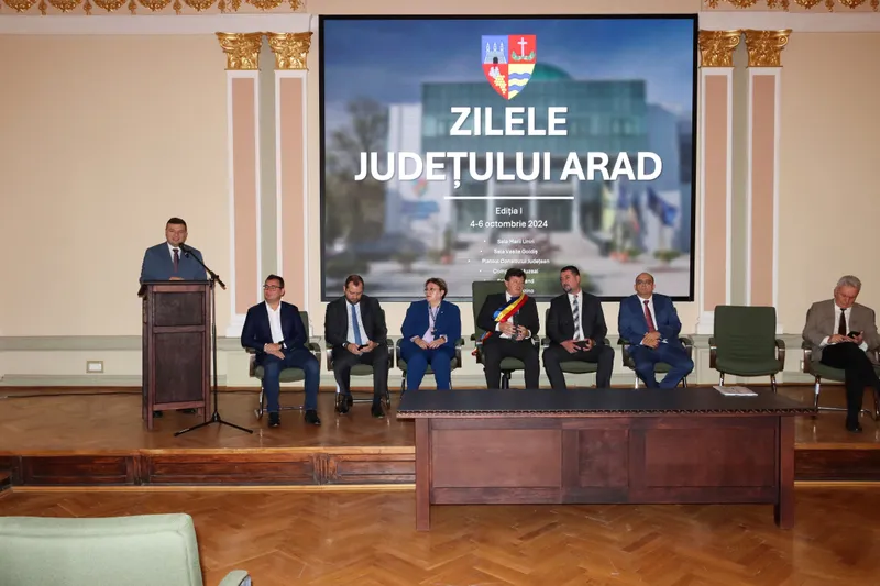 Consiliul Județean Arad a organizat o întâlnire de lucru cu peste 100 de directori ai unităților de învățământ