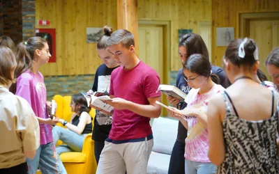 „PUNTE” pentru 40 de elevi olimpici din Republica Moldova și România-Maramureș