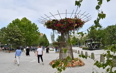 Piațeta Favorit, prima din Sectorul 6, s-a deschis ieri, cu spectacole și bălăceală pentru copii