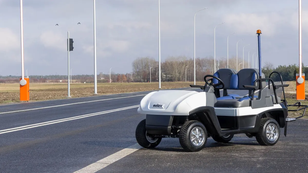 Masina electrica transport pasageri in aeroport - Model Melex 423