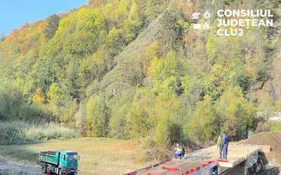 Construcția podului provizoriu din Someșu Rece aproape de finalizare