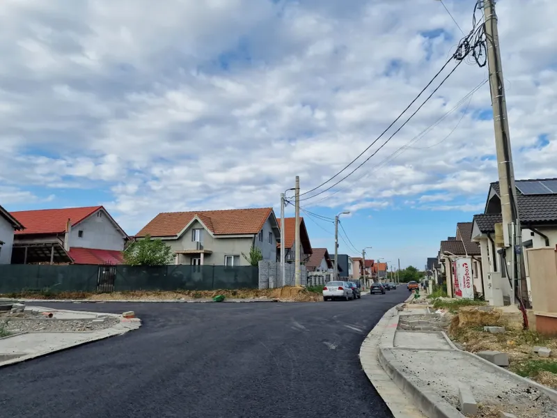 A început asfaltarea străzii Victor Papilian din cartierul Tineretului