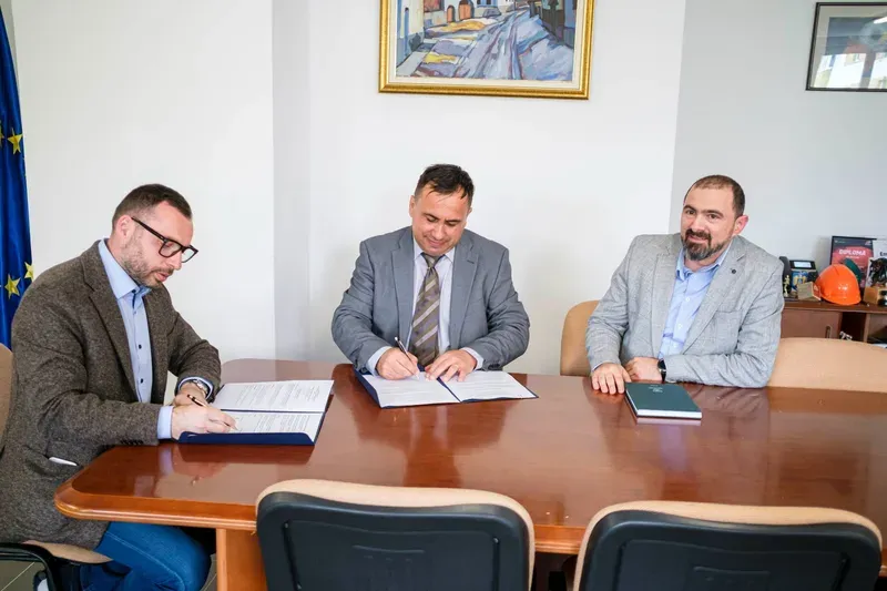 Consiliul Județean Harghita și Universitatea Sapientia încheie parteneriat pentru stagii de practică în Comunicare și Relații Publice
