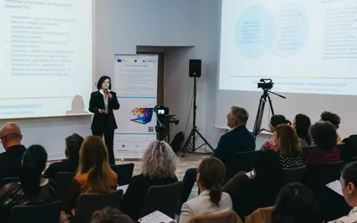 Transformarea digitală a resurselor umane în administrația publică: de la birocrație la eficiență