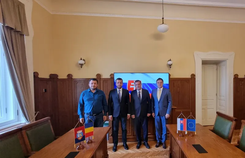 Ambasadorul Slovaciei în vizită la Primăria Oradea