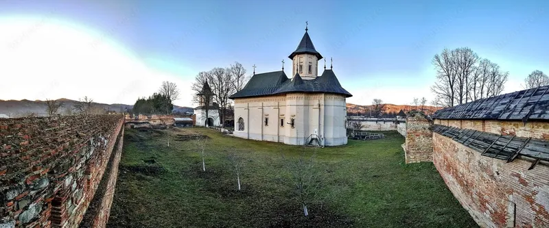 Sprijin din partea Consiliului Județean pentru reabilitarea Mănăstirii Mera și a  Bisericii de lemn din Străoane