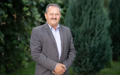 Abordare Smart City la Avrig. Cum s-a realizat digitalizarea serviciilor publice cu ajutorul aplicațiilor Avansis Mobile și Avrig City App