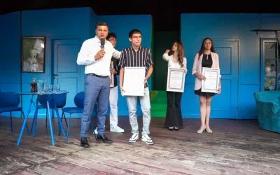 Elevii cu rezultate deosebite la Bacalaureat, premiați la Teatrul de Vară din Arad