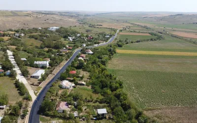 Noi covoare asfaltice turnate pe drumurile județene