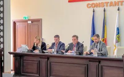 Consilierii judeţeni s-au reunit în şedinţă ordinară, pentru a dezbate şi vota cele 35 de proiecte de hotărâre aflate pe ordinea de zi
