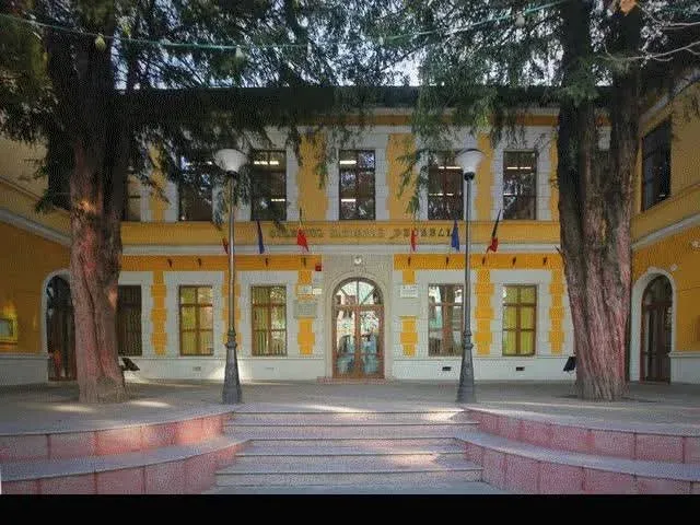 Primăria Deva semnează finanțarea pentru modernizarea digitală a Colegiului Național Decebal