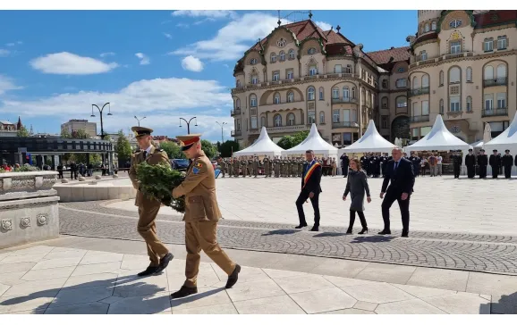 Conducerea Primăriei Oradea a depus o coroană de flori la  Statuia Regelui Ferdinand I
