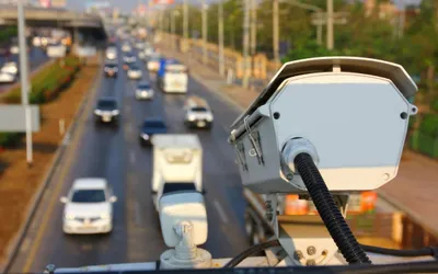 Trafic greu, buget inteligent: cum monitorizezi infrastructura rutieră a orașului tău