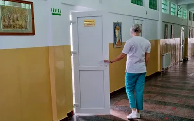 PROGRAM SOCIAL: Absorbante gratuite în toate cabinetele medicale școlare din municipiul Deva