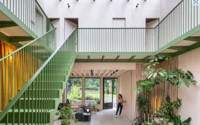 Lumină 360° în 45\