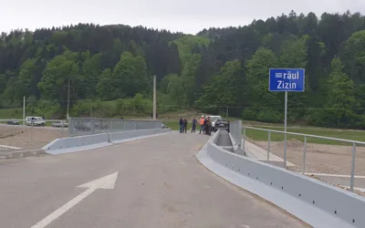 Pod refăcut peste pârâul Zizin, pe Drumul Judeţean 103 A Braşov - Tărlungeni - Zizin!