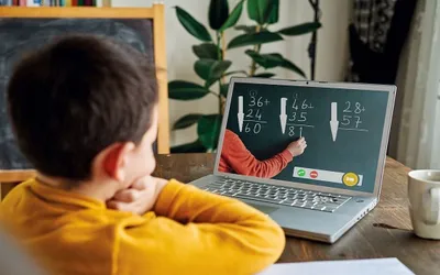 Primăria Deva a plătit alocațiile pentru elevii cu cerințe educaționale speciale