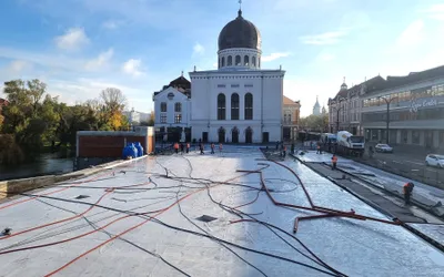 Piațeta Independenței: Urmează turnarea șapei și montarea  granitului și a porfirului