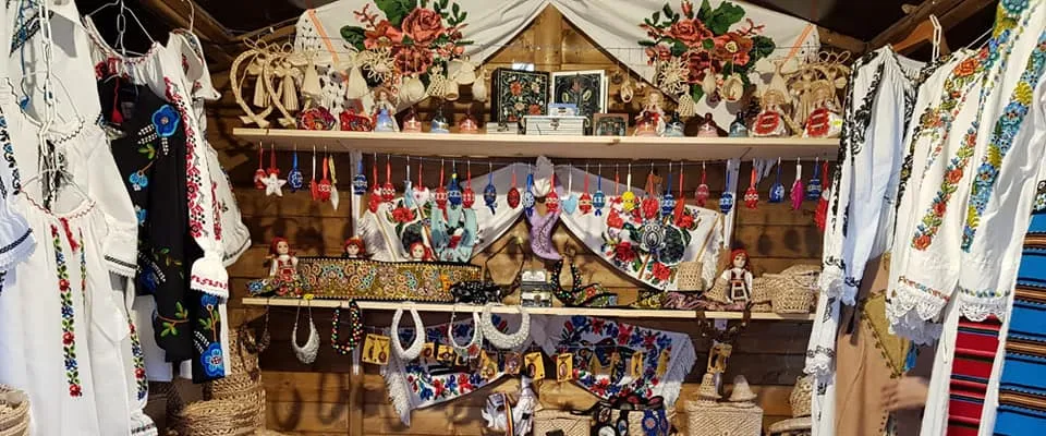 ARTĂ ȘI TRADIȚII SRL