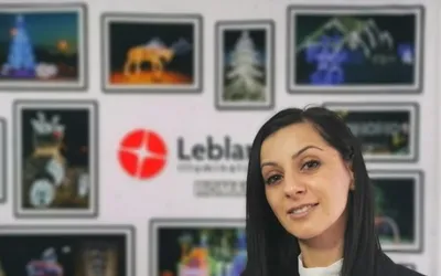 Decorațiunile luminoase realizate de Leblanc Illuminations România la fabrica din Băiculești strălucesc în peste 15.000 de primării din Franța.  Pe când și în România?