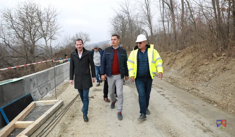 Lucrările de amploare de pe DJ 205E Vidra – Vizantea Livezi – Câmpuri avansează în ritm  susținut