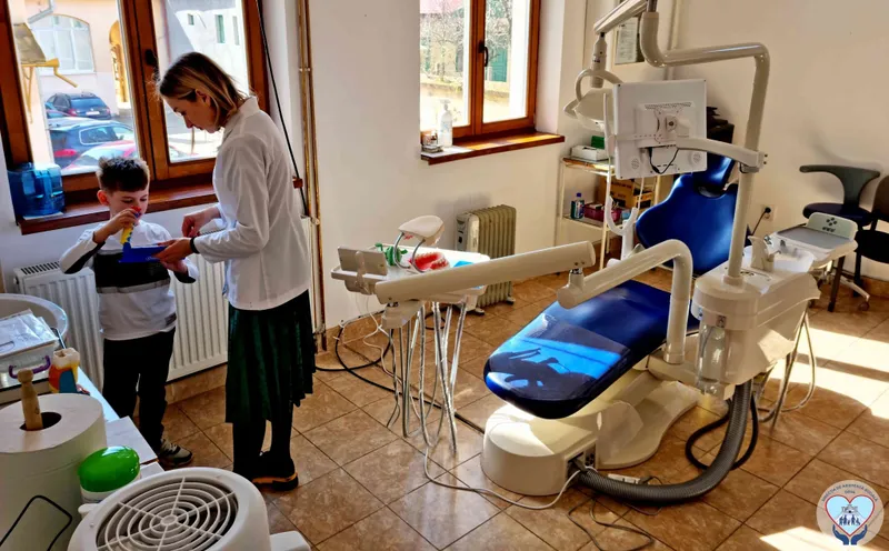 Peste 250.000 de consultații gratuite, efectuate în cabinetele medicale școlare din Deva!