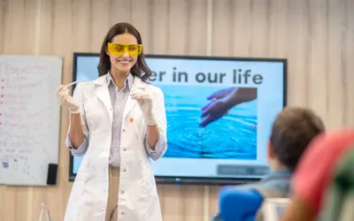 Educație digitală pentru administrații inteligente: ce poate face primăria pentru școli și creșe