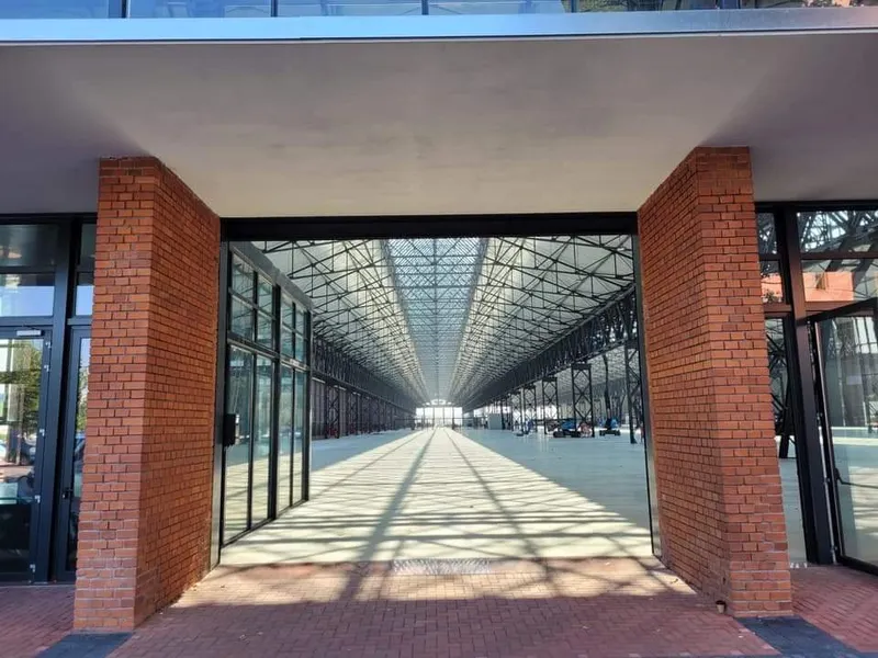 Trecut și viitor, la Hala Laminor!  De la ruină, la cel mai modern spațiu expozițional din România