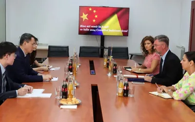 Ambasadorul Chinei, invitat la inaugurarea expoziției Armatei de Teracotă, la Muzeul Arad