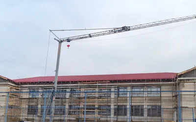 Lucrările de reabilitare și modernizare a Școlii Gimnaziale ,,Andrei Șaguna” Deva, cu fonduri europene, continuă în ritm susținut
