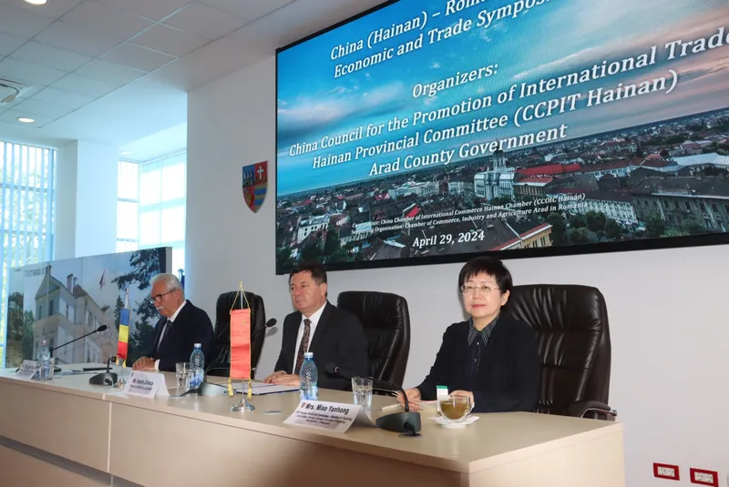 Două delegații din Provincia Hainan (Republica Populară Chineză) au fost primite astăzi de președintele Consiliului Județean Arad, Iustin Cionca