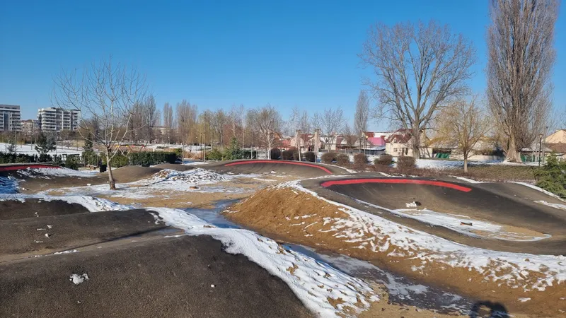 Noua pistă de pumptrack din parcul Salca II, la dispoziția  orădenilor