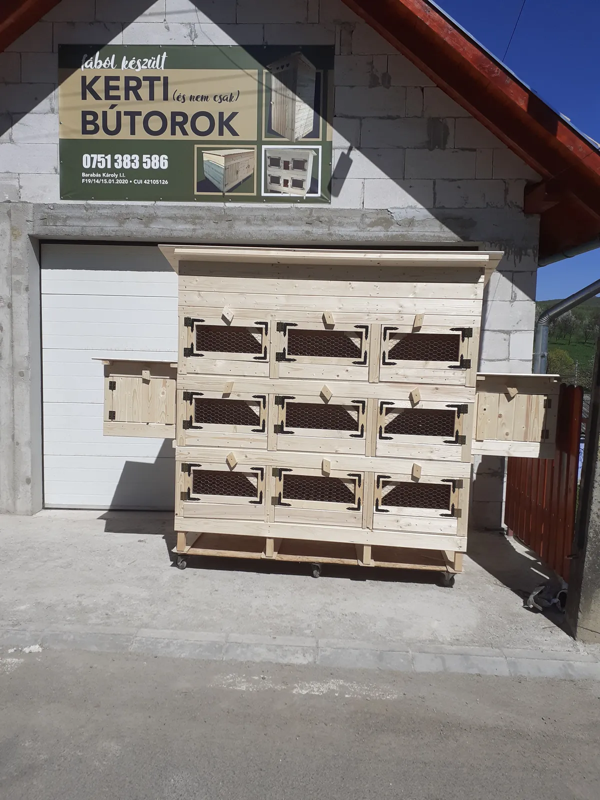 + Servicii și consultanță