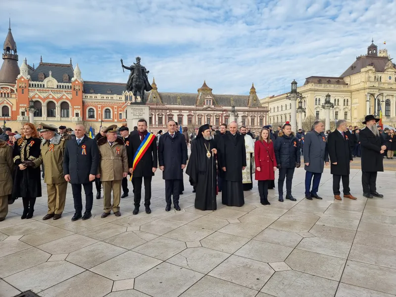 Sute de orădeni în Piața Unirii, la sărbătoarea Zilei Naționale