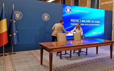 Președintele Cătălin Toma a semnat la Palatul Victoria contractul de finanțare pentru dotarea școlilor speciale din subordinea Consiliului Județean Vrancea