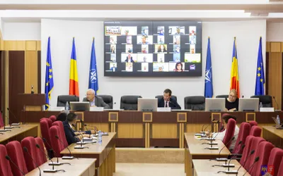 Microbuze electrice pentru elevi și panouri fotovoltaice pentru centrele școlare de educație incluzivă, două noi proiecte implementate de Consiliul Județean Vrancea