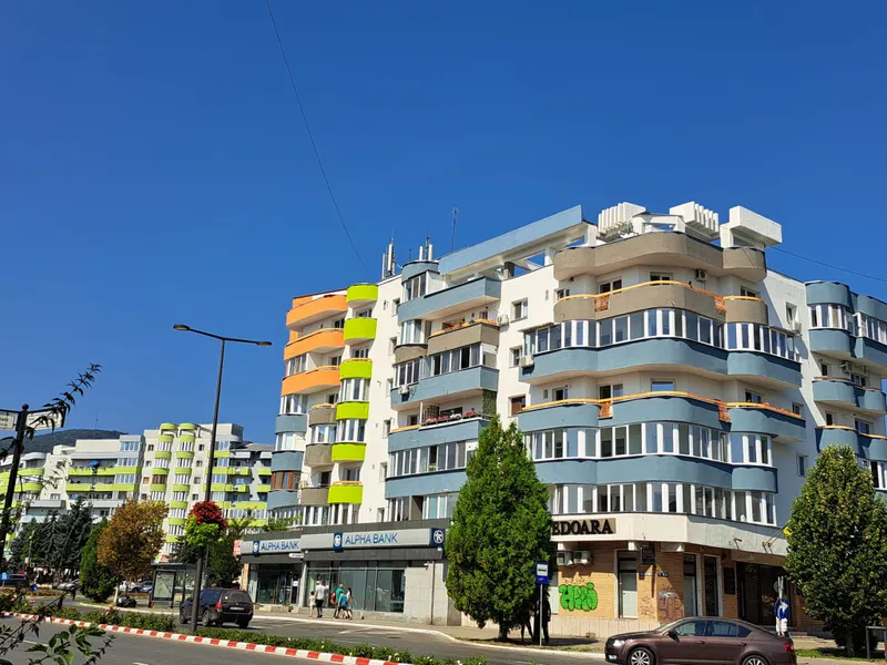 S-au finalizat lucrările de creștere a eficienței energetice a blocului A de pe Bulevardul Iuliu Maniu din municipiul Deva