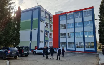 Încă o investiție finalizată, de peste 2,2 milioane de euro, în infrastructura educațională din municipiul Deva